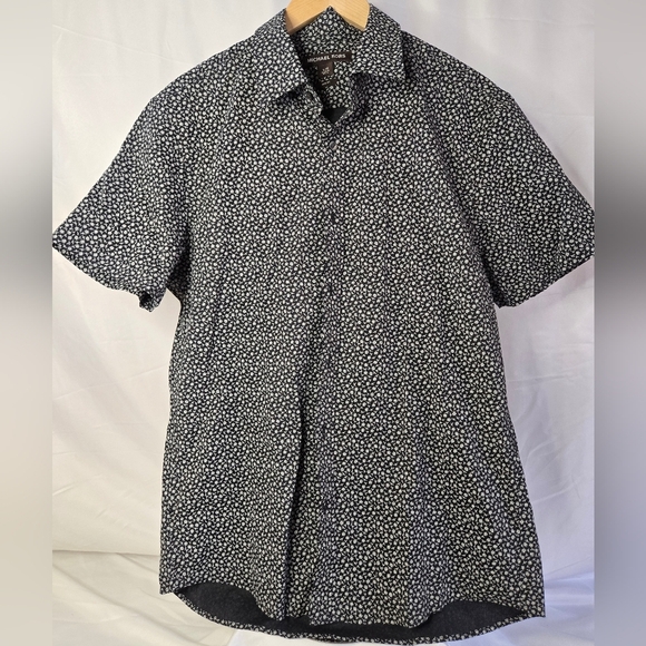 Michael Kors Men’s Slim Fit Short Sleeve Shirt Size Large NWOT - Picture 1 of 7